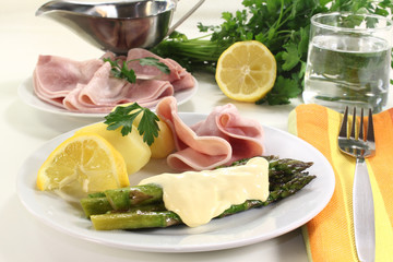 Grüner Spargel