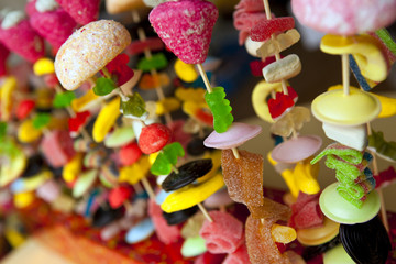 Fototapeta na wymiar Cukierki, cukier, słodycze, smakosz, szaszłyk