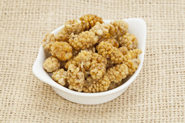 sun-dried white mulberry berries