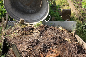 Komposthaufen im Garten