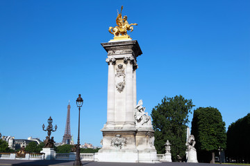 Fototapeta na wymiar monument de paris