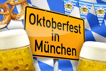 Schild mit Oktoberfest in München mit Bier