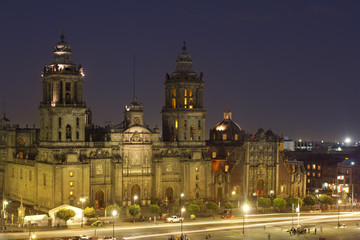 Fototapeta na wymiar Zocalo w Mexico City w nocy