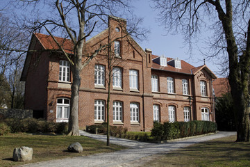 Fototapeta na wymiar Red szkoła w Bad Salzuflen