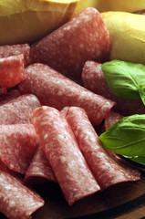 Salami 萨拉米 살라미