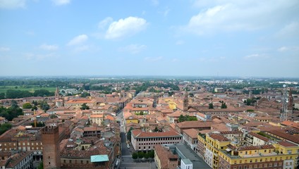 Fototapeta na wymiar zobacz Cremona z Torrazzo