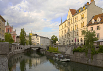 Fototapeta na wymiar Miasto Ljubljana, Słowenia