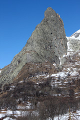 Fototapeta na wymiar paesaggio montagna