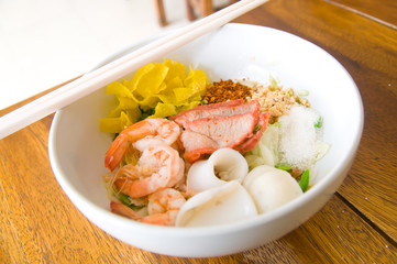noodles with seafood