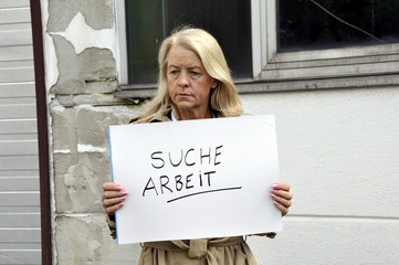 Ältere Frau sucht Arbeit