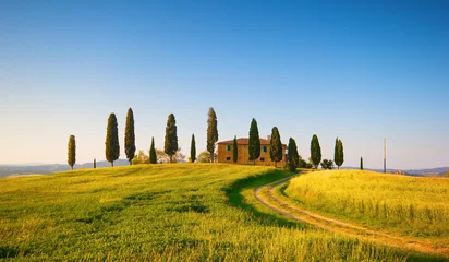 Fotobehang villa in toscane, italië © ronnybas