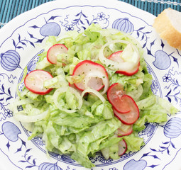 Salat mit Radieschen