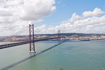 Ponte 25 de Abril