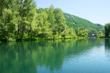 Fototapeta na wymiar Jezioro w parku