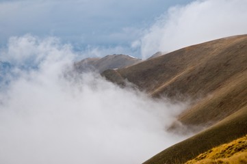 облака над долиной