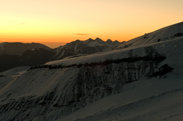 восход в горах