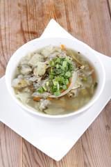 vegetable soup with bread  crackers