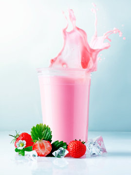 Strawberry smoothie splash