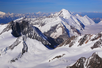 Obraz premium Alpine mountain massif