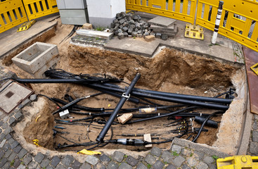 Kabel in einer Baugrube