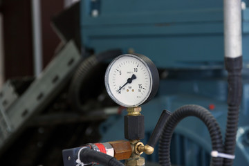 pressure-gauge