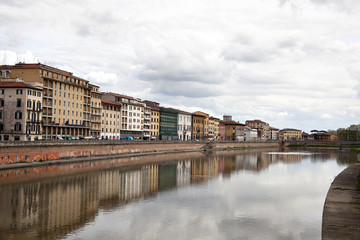 Fototapeta premium Ponte sull'Arno a Pisa