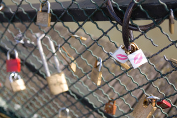 Fototapeta na wymiar Lovers padlocks - Pont des Artes, Paris