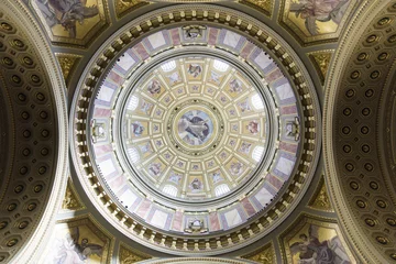 Schilderijen op glas St. Stephen's Basilica, full cupola © mikeng