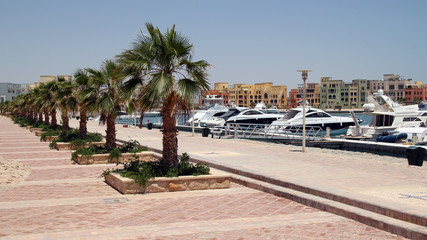 Fototapeta na wymiar El Gouna - New Marina Promenade