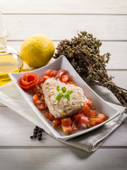 grilled tuna with tomatoes salad