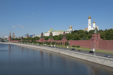 Вид на Москву реку и Кремлевскую набережную