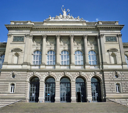 Entr&eacute;e du Palais Universitaire de Strasbourg