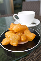 Deep-fried dough stick