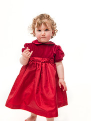 Mädchen im roten Kleid