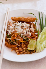 thai food Pad thai , Stir fry noodles with shrimp .