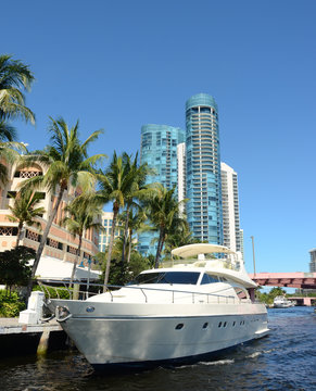 Fototapeta Luxury yacht  in waterway