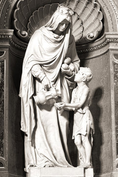 St. Stephen's Basilica interior with statue