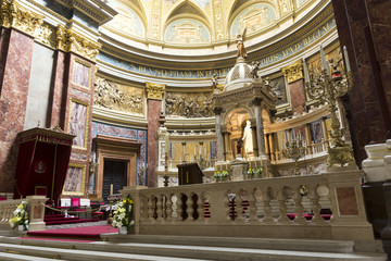 Fototapeta na wymiar St. Stephen's Basilica, interior panorama