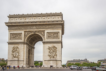 Fototapeta na wymiar Paris- Arc de Triomphe