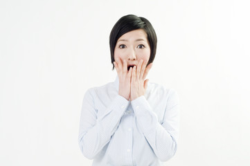 白バックを背景にした女性