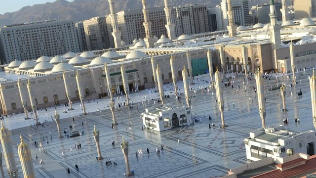 Prophet's Mosque from day to night time lapse close up