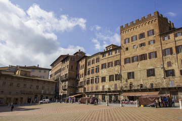 Piazza del Campo  e torre del comune - Siena, Toscana, Italia