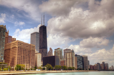 Fototapeta na wymiar Chicago, IL w słoneczny dzień