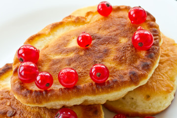 pancakes with red currants