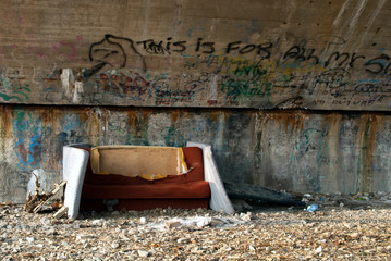 Fototapeta na wymiar Homeless łóżko