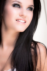 Naklejka premium Closeup of a cheerful young woman smiling