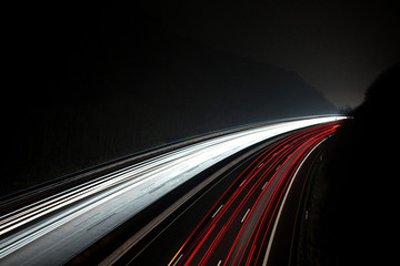 Autobahn bei Nacht