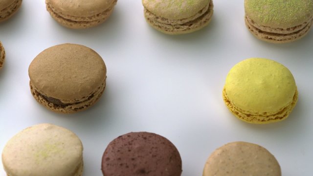 Macaron, Slow Motion