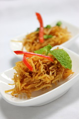 Close up with crispy rice noodle