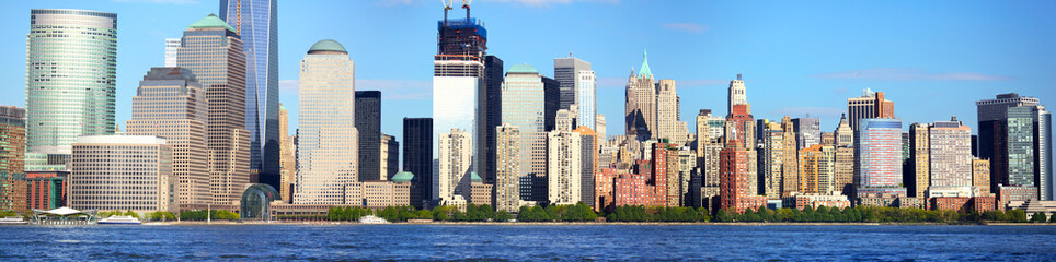 Fototapeta na wymiar Dolny Manhattan z Battery Park nad Hudson River, New York